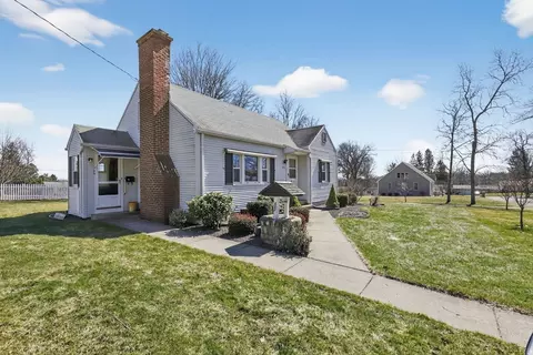 74 Granville St, Holyoke, MA 01040