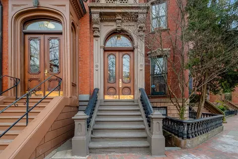 565 Massachusetts Ave #4, Boston, MA 02118