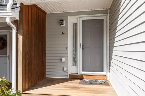 34 Mountain Laurel Ln #34, Fitchburg, MA 01420
