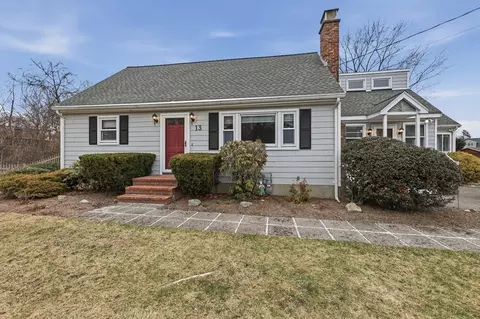 13 Avon Dr, Hudson, MA 01749