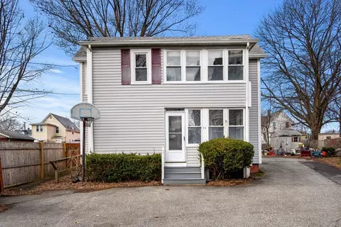 74 Myrtle St, Lynn, MA 01905