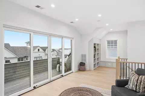 Entry Way - 2 Collier Rd, Scituate, MA 02066 photo 2 of 3