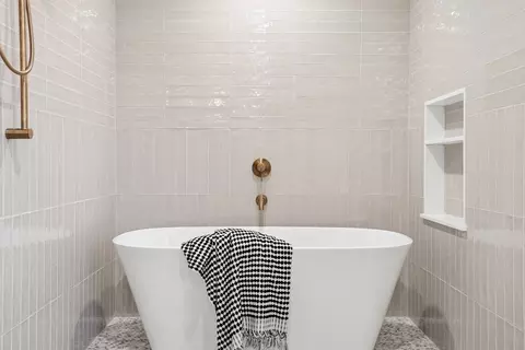 Bath - 2 Collier Rd, Scituate, MA 02066 photo 1 of 4