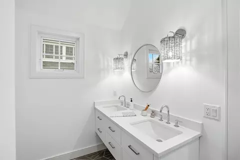 Bath - 2 Collier Rd, Scituate, MA 02066 photo 3 of 4