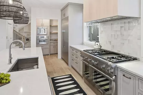 Kitchen - 2 Collier Rd, Scituate, MA 02066 photo 4 of 5