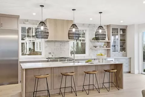 Kitchen - 2 Collier Rd, Scituate, MA 02066 photo 2 of 5