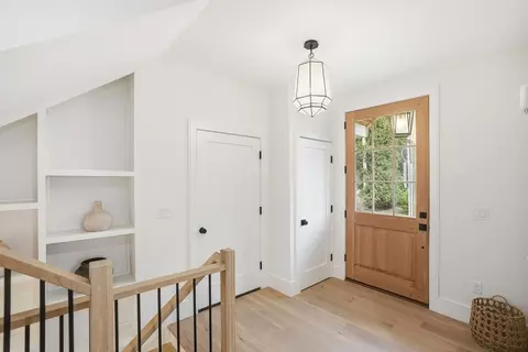 Entry Way - 2 Collier Rd, Scituate, MA 02066 photo 1 of 3