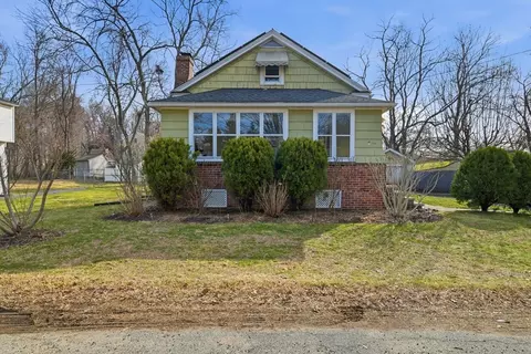 19 Orpheum Ave, East Longmeadow, MA 01028