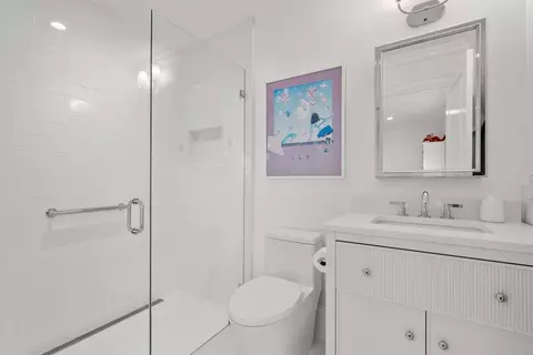 Bath - 27 Summit Ave #27, Brookline, MA 02445 photo 5 of 5
