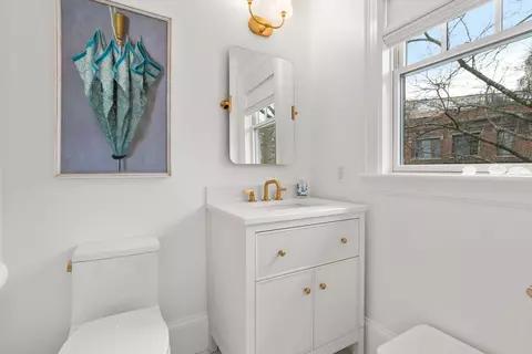 Bath - 27 Summit Ave #27, Brookline, MA 02445 photo 4 of 5