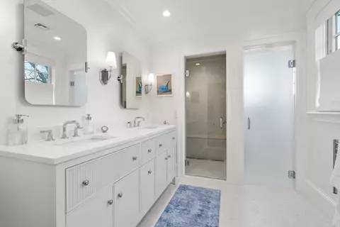 Bath - 27 Summit Ave #27, Brookline, MA 02445 photo 1 of 5