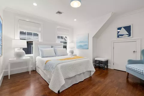 Bedroom - 27 Summit Ave #27, Brookline, MA 02445 photo 4 of 5