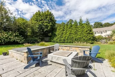 Exterior - 25 Irving St, Hingham, MA 02043 photo 7 of 9