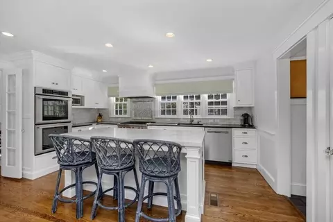 Kitchen - 25 Irving St, Hingham, MA 02043 photo 2 of 4