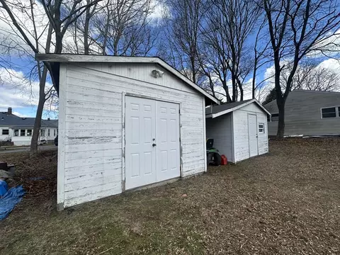 218 Main St, Acushnet, MA 02743 photo 3