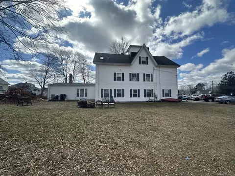218 Main St, Acushnet, MA 02743 photo 2