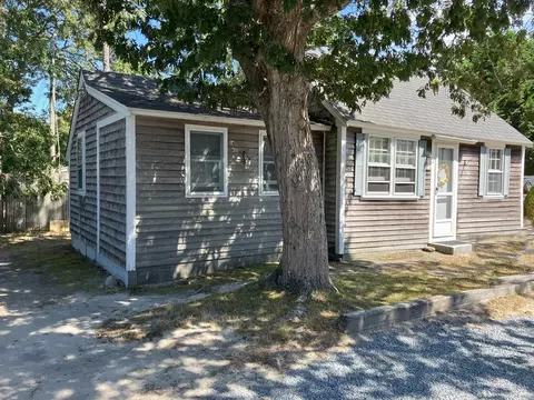 37 Beach Hills Rd # A, Dennis, MA 02639