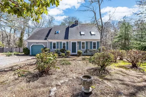 Exterior - 5 Briar Patch Rd, Osterville, MA 02655 photo 7 of 8