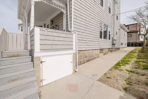 194 Albion St, Fall River, MA 02723 photo 3