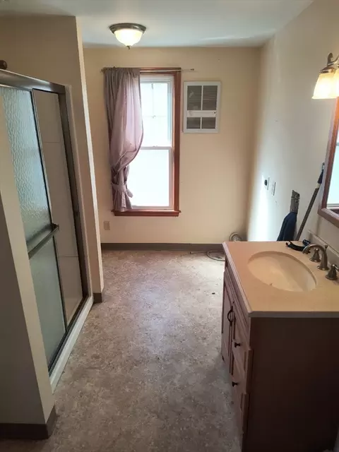 655 Morgan Rd, West Springfield, MA 01089 photo 9