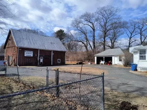 655 Morgan Rd, West Springfield, MA 01089 photo 3