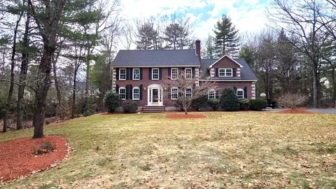10 Blue Jay St, Franklin, MA 02038