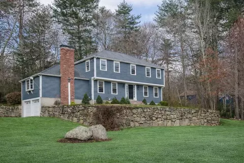 17 Masconemet Ave, Norfolk, MA 02056