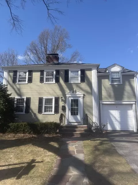 32 Colonial Dr, Arlington, MA 02474