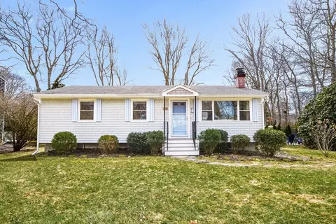 25 Toledo St, Teaticket, MA 02536