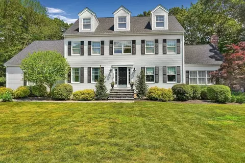 25 Howe St, Medway, MA 02053
