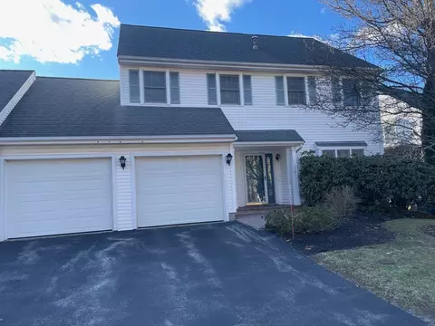 1201 Matthew Woods Dr #1201, Braintree, MA 02184