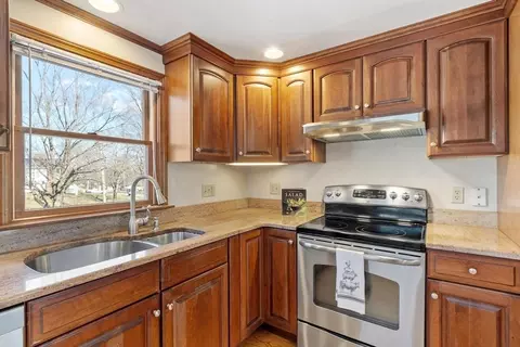 26 Lothrop Rd, Reading, MA 01867 photo 12