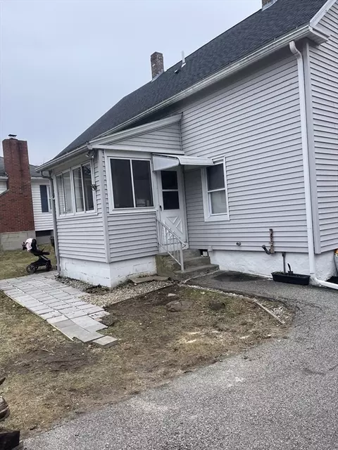 5 Summit St, Webster, MA 01570 photo 4