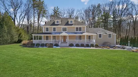 3 Seten Cir, Andover, MA 01810