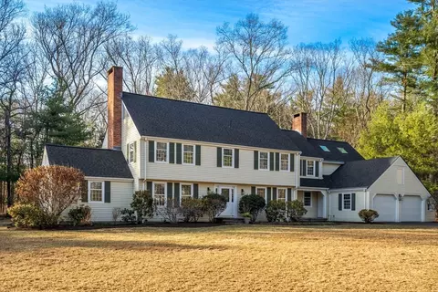 26 Decatur Ln, Wayland, MA 01778