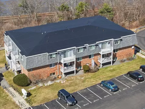 145 Essex Ave #512, Gloucester, MA 01930