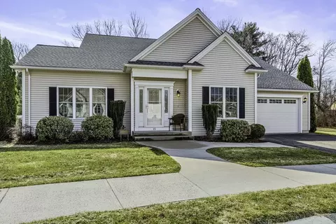 15 Cedar Rdg #1, Wilbraham, MA 01095