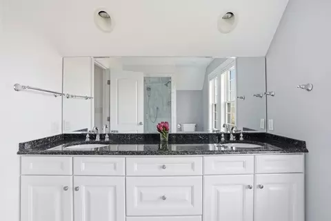 Bath - 20 Woodlock Rd, Hingham, MA 02043 photo 2 of 3