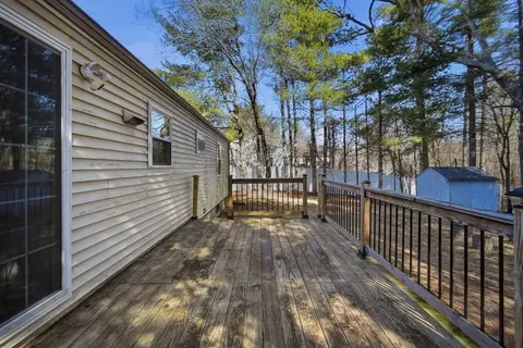 239 Hanson Dr, Springfield, MA 01128 photo 20