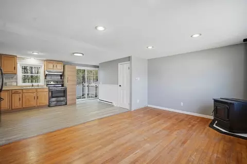 239 Hanson Dr, Springfield, MA 01128 photo 16