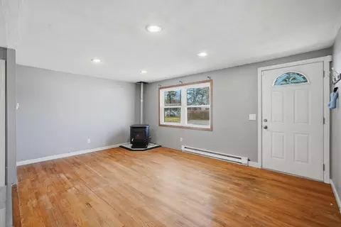 239 Hanson Dr, Springfield, MA 01128 photo 8