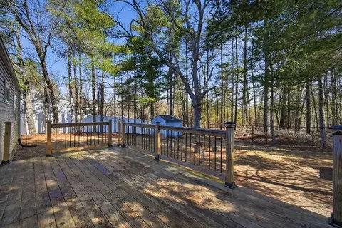 239 Hanson Dr, Springfield, MA 01128 photo 19