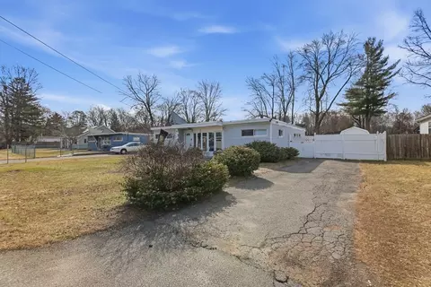 Exterior - 39 Groton St, Springfield, MA 01129 photo 2 of 3