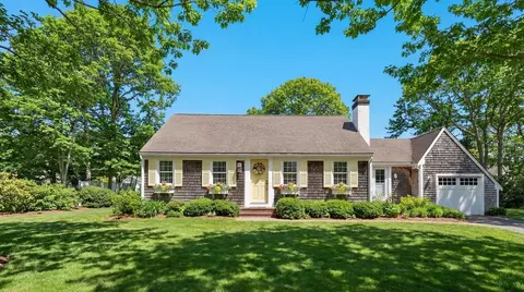 48 Bayview Cir, Osterville, MA 02655