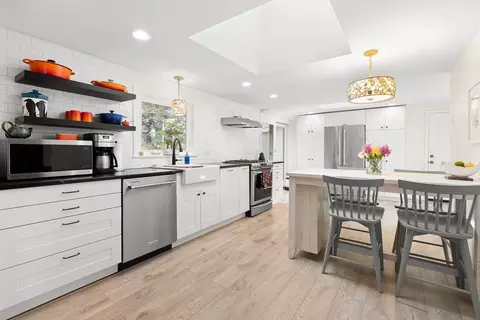 1 Haley Rd, Marblehead, MA 01945 photo 9
