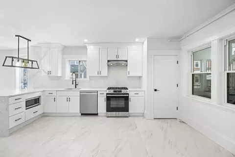 10 Beech St #2, Cambridge, MA 02140