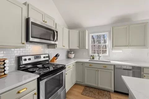 16 Beale St, Worcester, MA 01606 photo 3