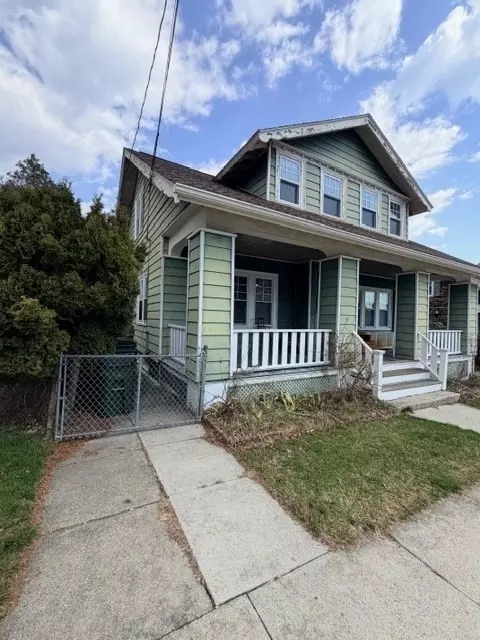 44 Bigelow St, Fall River, MA 02720 photo 2