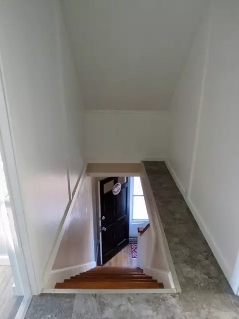 39 Balfour Dr, Springfield, MA 01118 photo 20
