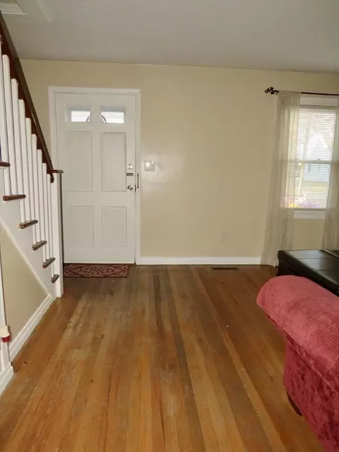 39 Balfour Dr, Springfield, MA 01118 photo 6